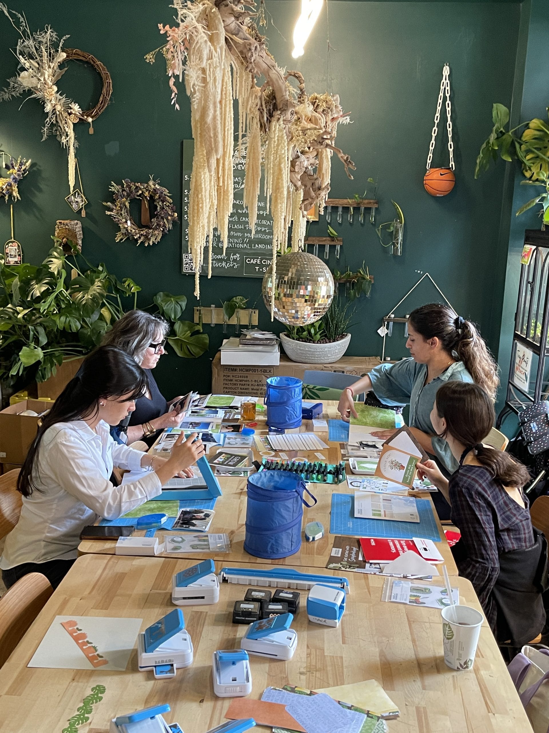 IN-PERSON BEGINNER SCRAPBOOK CLASS